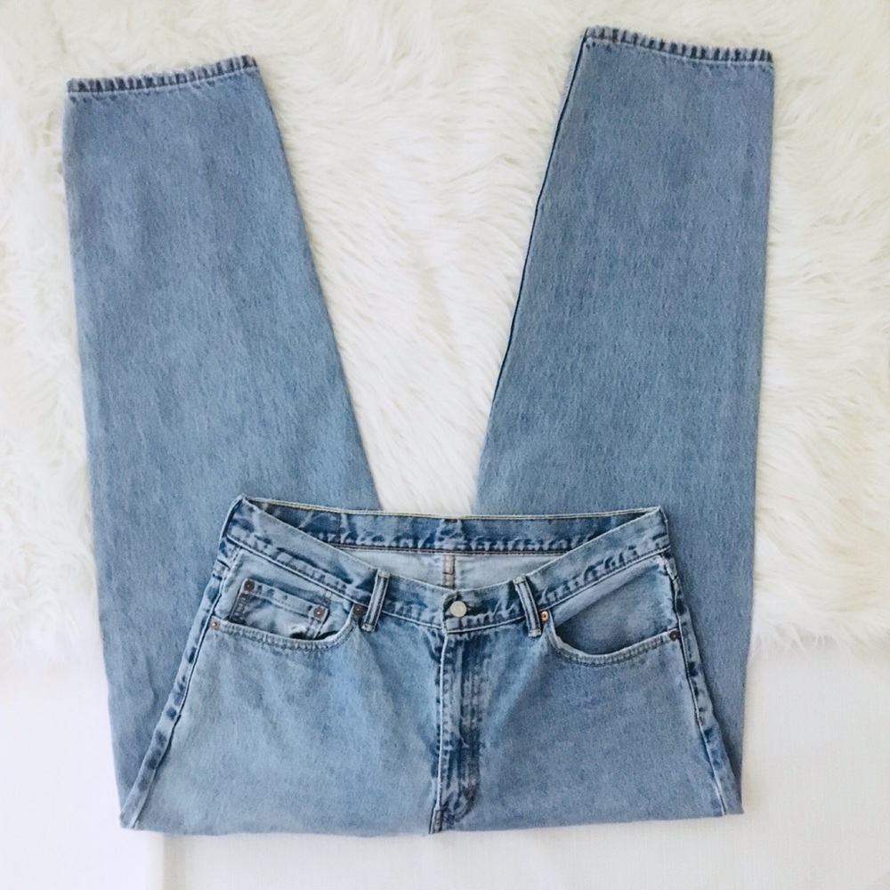 SOLD. Vintage Levi’s 560 High Waisted Jeans - Picture 3 of 8
